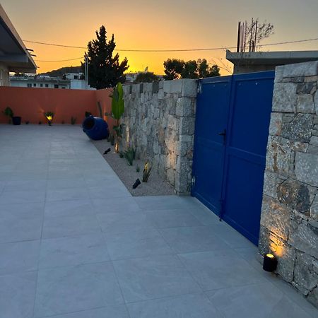 Cora May Central Villa With Private Pool 200M To The Beach Faliraki Eksteriør billede
