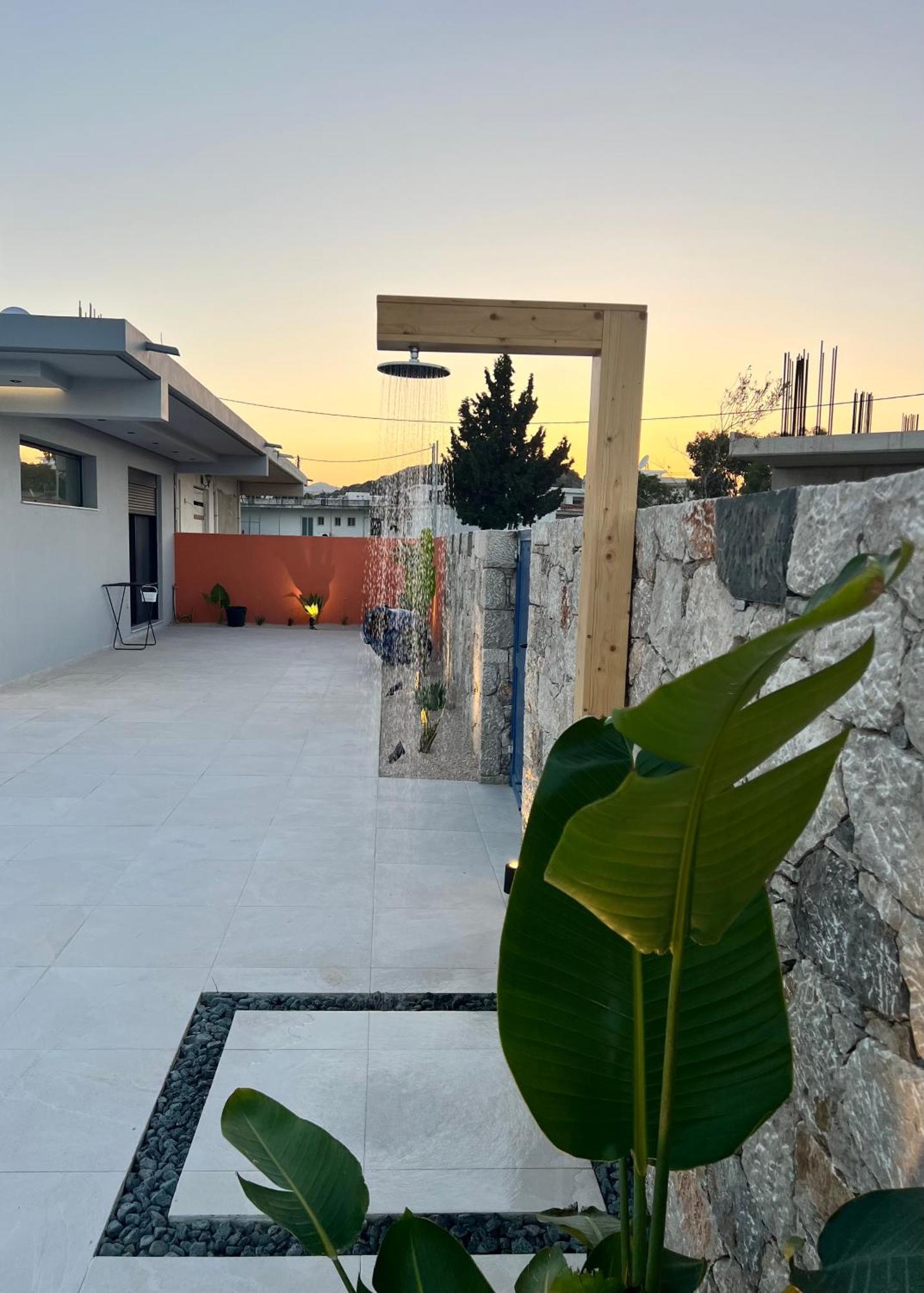 Cora May Central Villa With Private Pool 200M To The Beach Faliraki Eksteriør billede